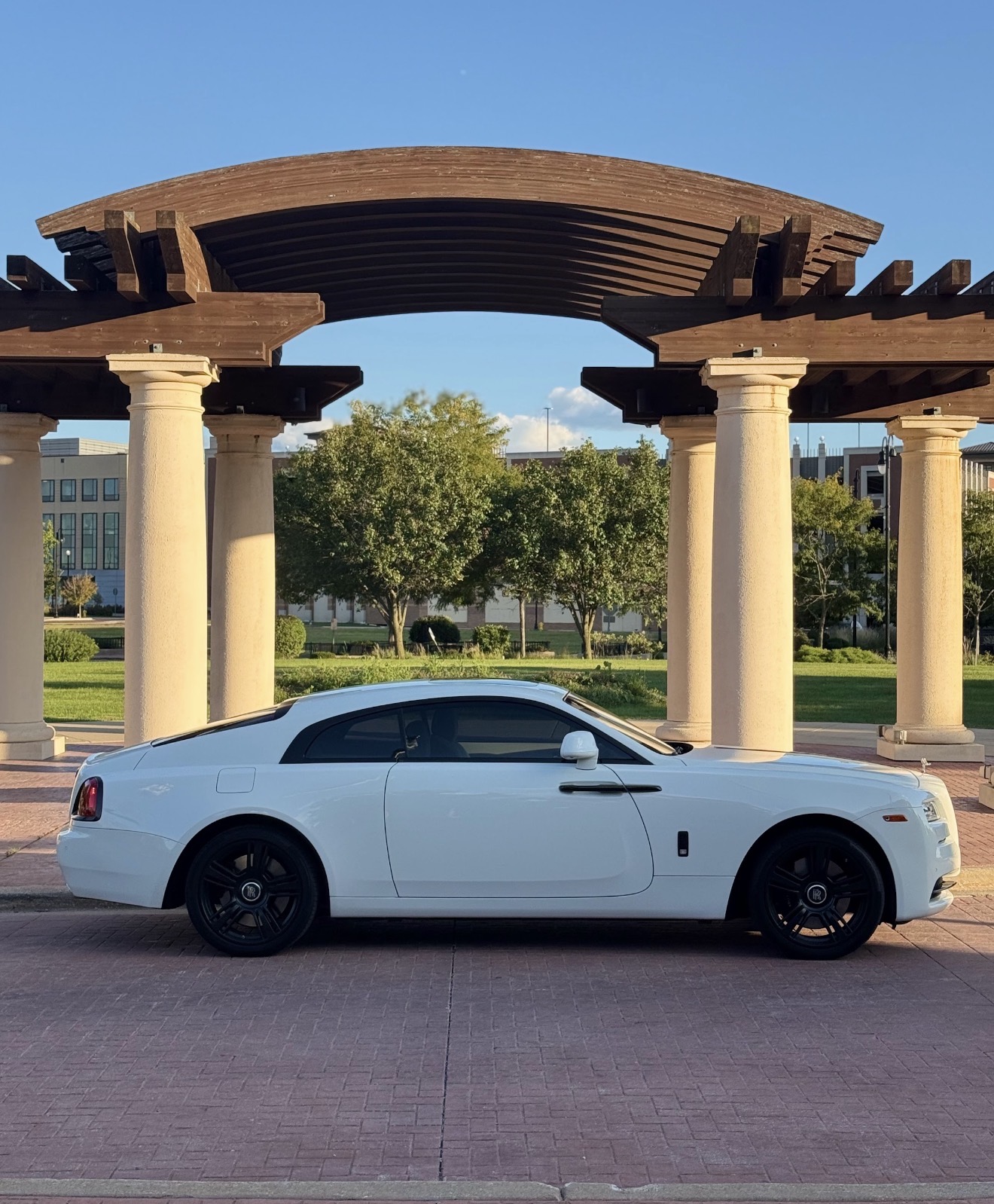 Rolls-Royce Wraith photo 2
